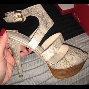 ✨Brand new✨ Guess platform heels